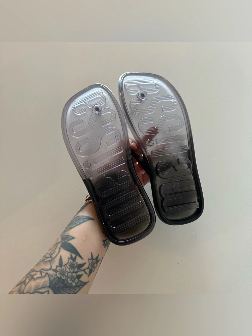 NEW Melissa Beachwear Flip Flops Thongs Sandals 9 Black Grey Transparent Clear